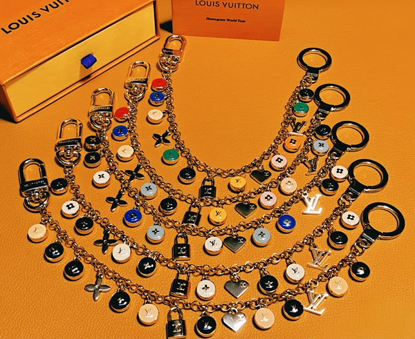 ブランドキーホルダー角部分ディテール